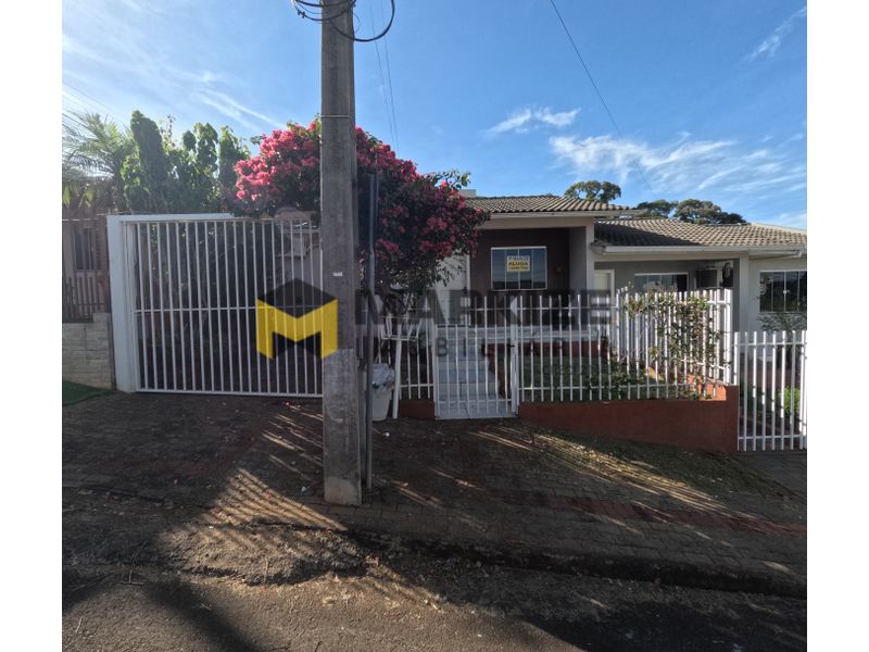 Casa à venda com 2 dormitórios, 1 banheiro e 76m² de área privativa no bairro São Lucas