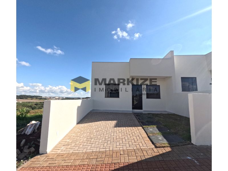 Casa à venda com 2 dormitórios, 1 banheiro e 57m² de área privativa no bairro Autódromo