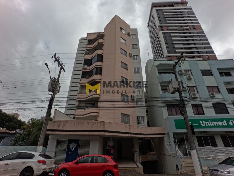 Apartamento para alugar com 2 dormitórios, 1 banheiro, 1 vaga de garagem e 85m² de área privativa no bairro Centro