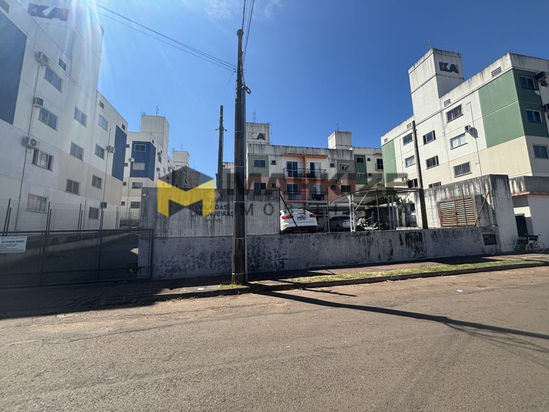 Apartamento para alugar com 2 dormitórios, 1 banheiro e 48m² de área privativa no bairro Efapi