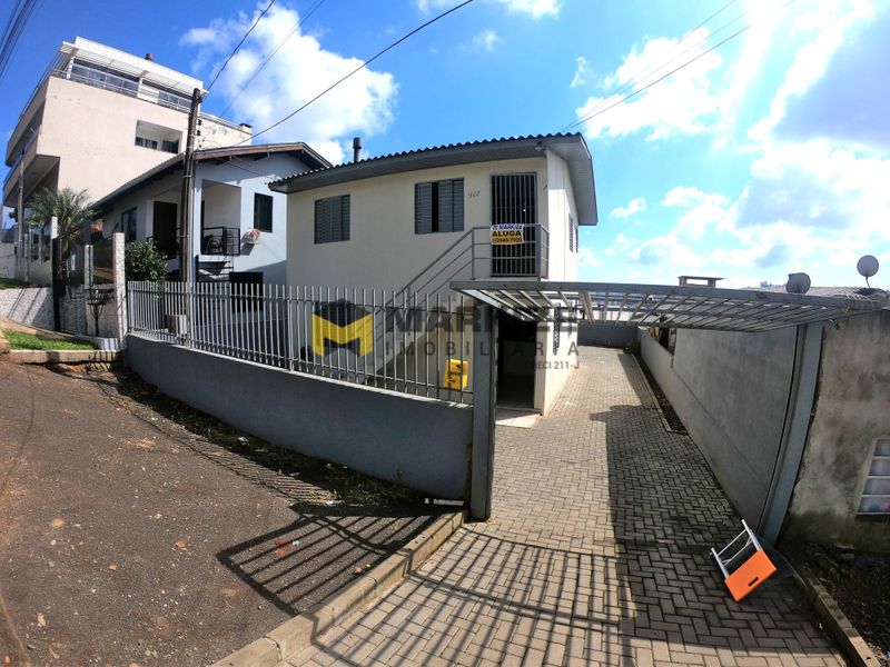 Casa para alugar com 2 dormitórios, 1 banheiro, 1 vaga de garagem e 55m² de área privativa no bairro Esplanada