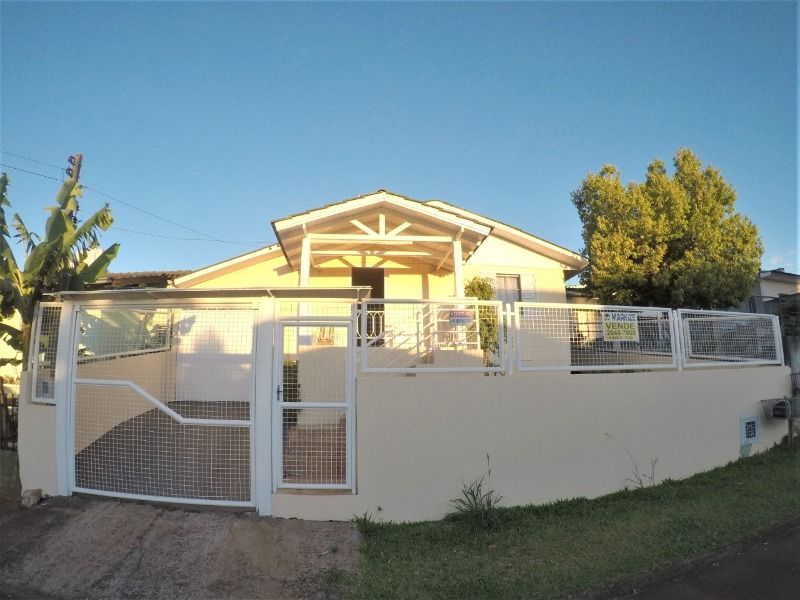 Casa à venda com 4 dormitórios, 1 banheiro, 2 vagas de garagens e 180m² de área privativa no bairro Paraíso