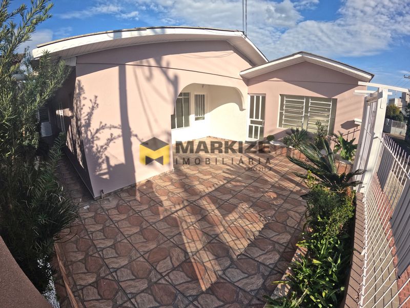 Casa para alugar com 3 dormitórios, 2 banheiros, 2 vagas de garagens e 160m² de área privativa no bairro Passo dos Fortes