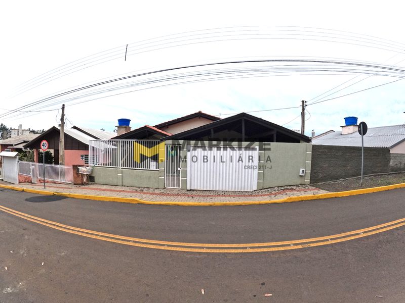 Casa à venda com 5 dormitórios, 3 banheiros, 2 vagas de garagens e 207m² de área privativa no bairro Esplanada